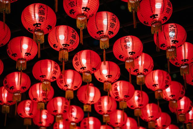 photo-of-red-paper-lanterns-1167160.jpg