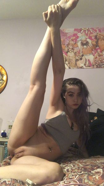 gothsluts-uwxcy9.jpg