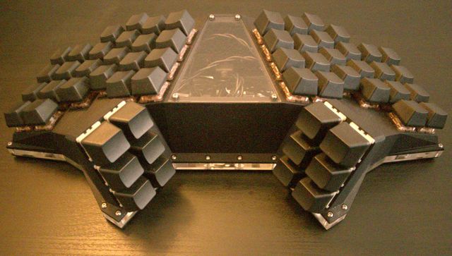 diy one-piece orthosplit keyboard.jpg