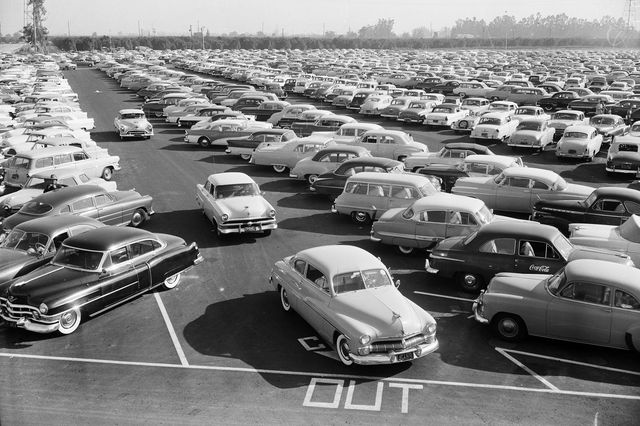 July 1955: The Disneyland parking lot on opening day.webp