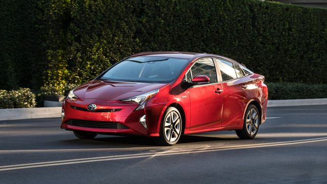 2018_toyota_prius_actf34_td_1220171_1600-1083615229.jpg